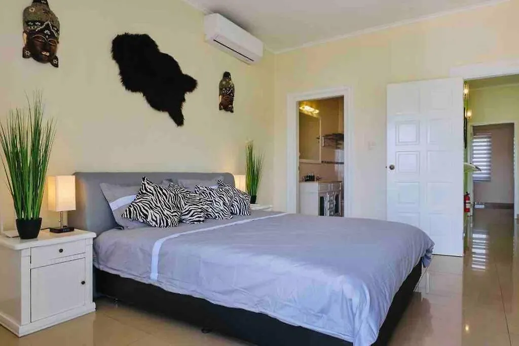 Eagle Beach Aruba Breeze Condominium Lime Palm Beach